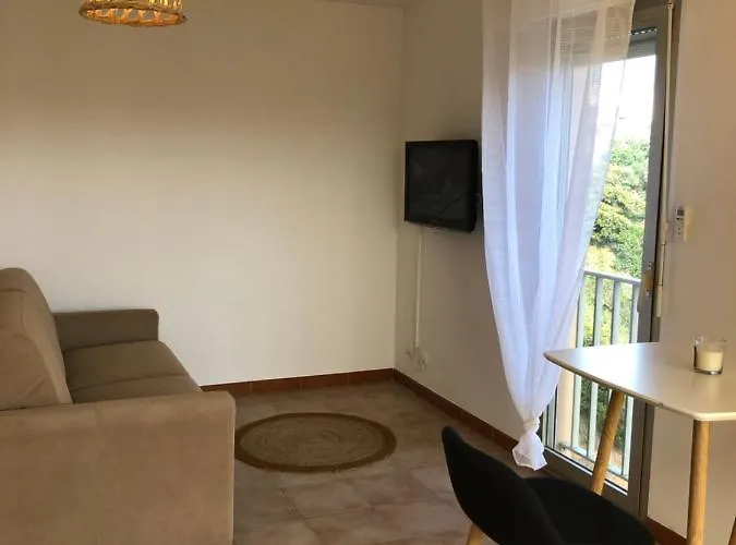 Διαμέρισμα Spacieux Lumineux Proche Du Centre *