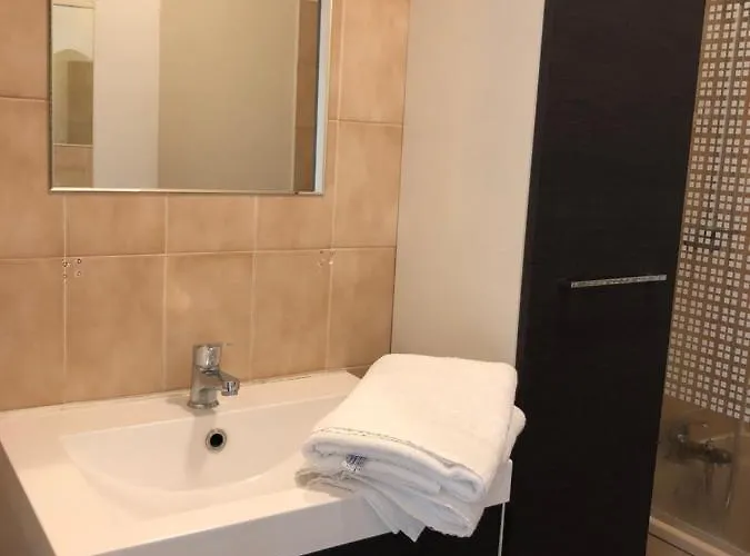 Spacieux Lumineux Proche Du Centre Αζάτσιο