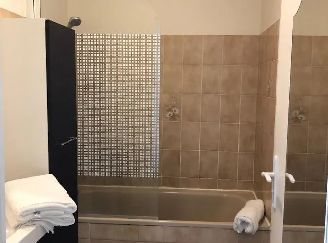 Διαμέρισμα Spacieux Lumineux Proche Du Centre *